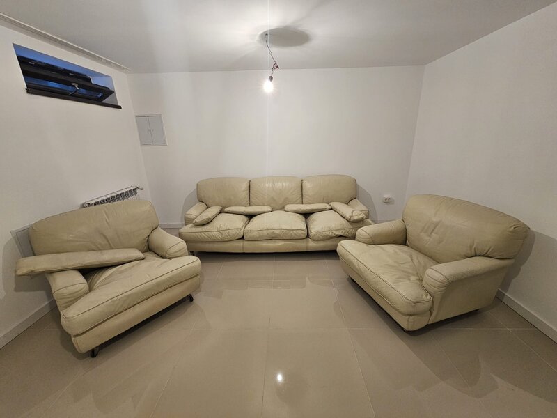 Reconditionam retapitam vopsim mobilier din oiele naturala